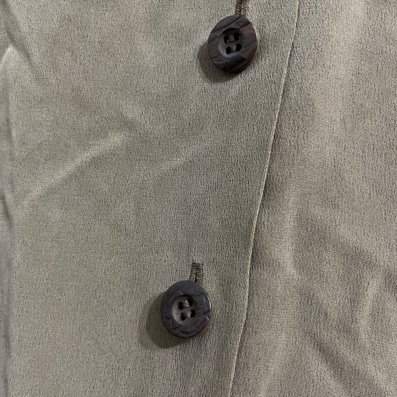 Peter Nygard 100% silk button-down - Picture 7 of 7